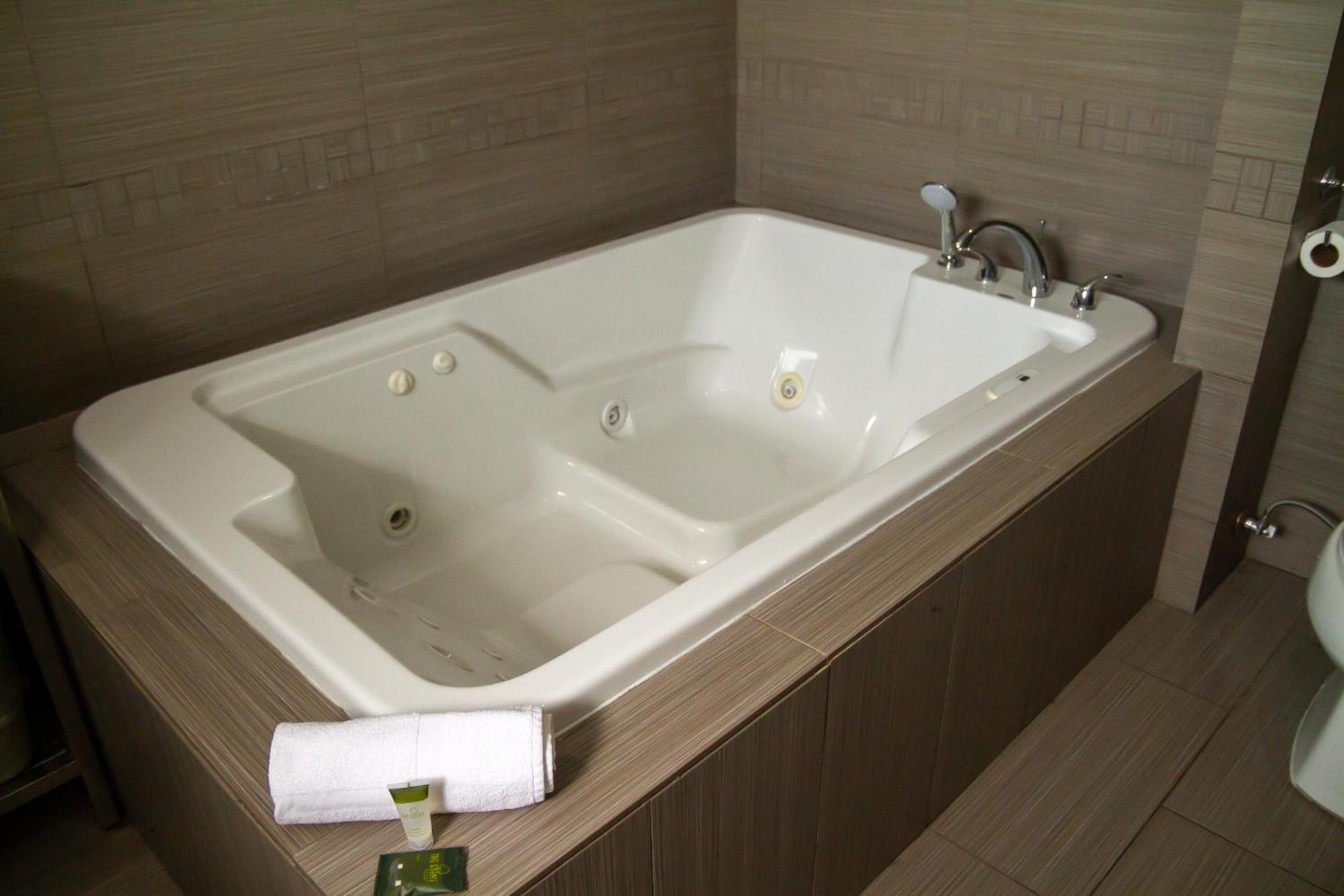 Saxony Motel Chatham-Kent Eksteriør billede